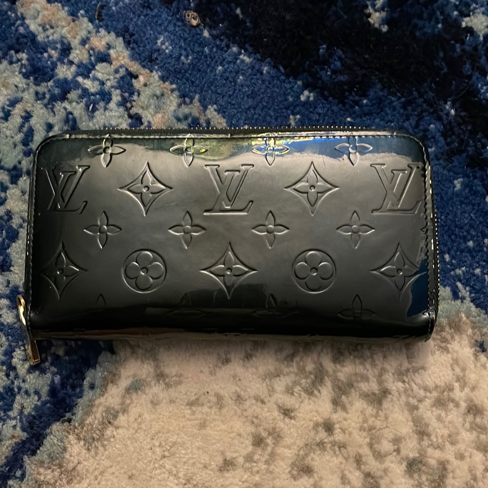 Louis Vuitton Green Vernis zippy wallet